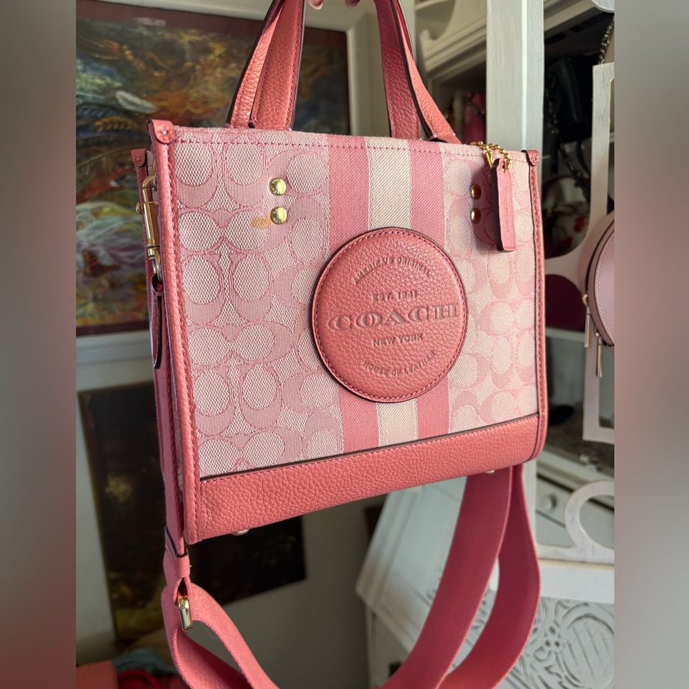 Coach Dempsey tote 22